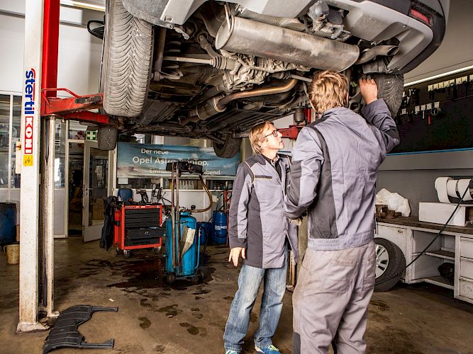 Spenglerei und Lackiererei